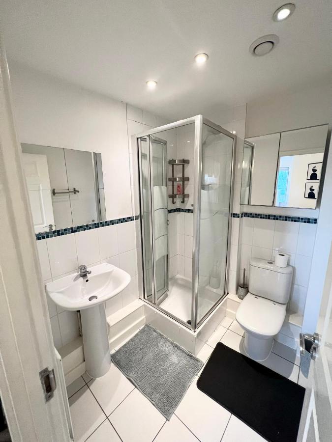 2 Bedroom Apartment Near Olympic Park With Free Parking London Eksteriør bilde