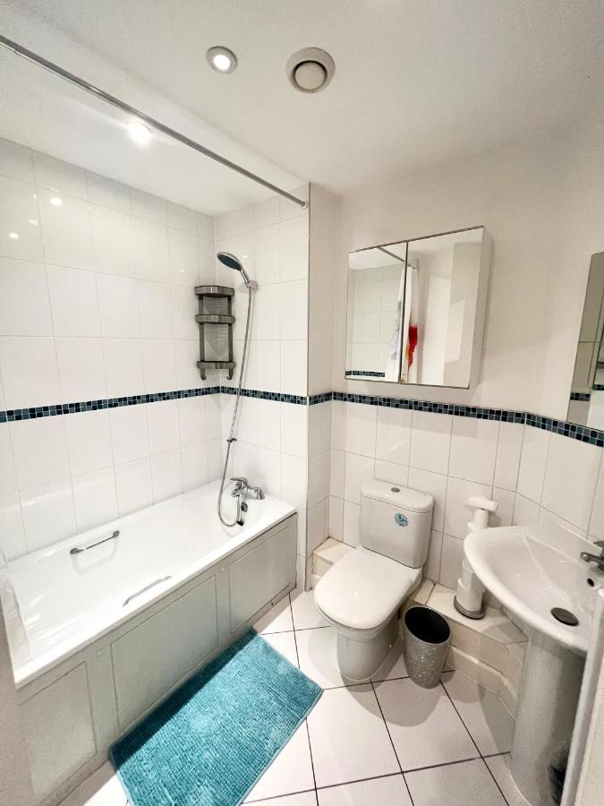 2 Bedroom Apartment Near Olympic Park With Free Parking London Eksteriør bilde