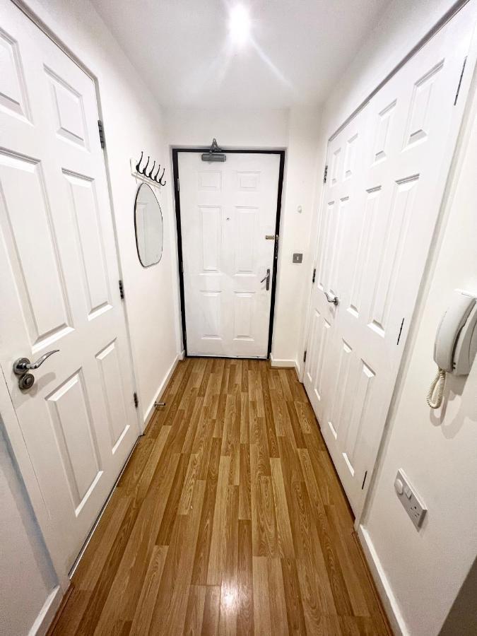2 Bedroom Apartment Near Olympic Park With Free Parking London Eksteriør bilde