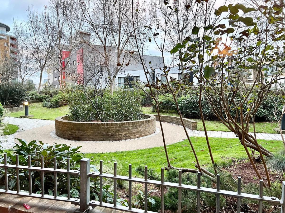 2 Bedroom Apartment Near Olympic Park With Free Parking London Eksteriør bilde